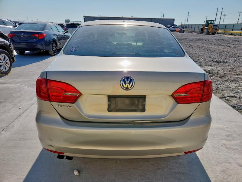 3VW1K7AJ8EM269492 - 2014 VOLKSWAGEN JETTA BASE TAN photo 6