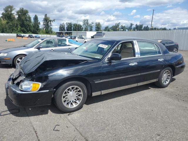 2000 LINCOLN TOWN CAR EXECUTIVE, 