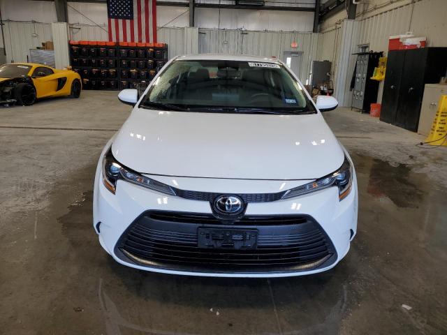 5YFB4MDE4PP040172 - 2023 TOYOTA COROLLA LE Սպիտակ լուսանկար 5