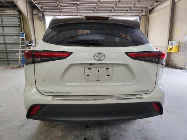 5TDHZRBH3NS226747 - 2022 TOYOTA HIGHLANDER XLE Beyaz fotoğraf 6