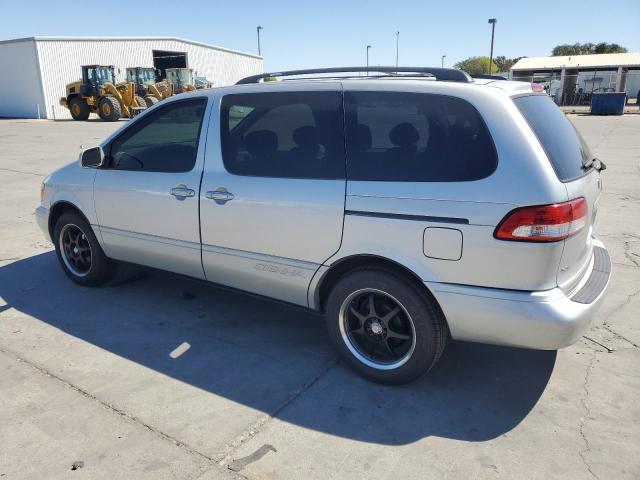 4T3ZF13C23U515096 - 2003 TOYOTA SIENNA LE SILVER photo 2