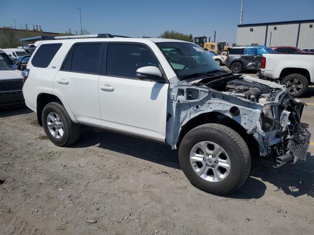 JTEFU5JR6R5306530 - 2024 TOYOTA 4RUNNER SR5 WHITE photo 4