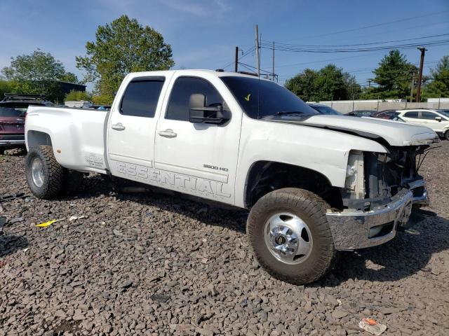 1GC4K1C84DF107588 - 2013 CHEVROLET SLVRD K3500 LTZ WHITE photo 4