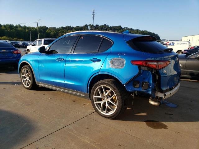 ZASFAKNN1J7B96733 - 2018 ALFA ROMEO STELVIO TI SPORT BLUE photo 2