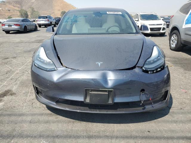 5YJ3E1EA0JF155625 - 2018 TESLA MODEL 3 灰色 照片 5
