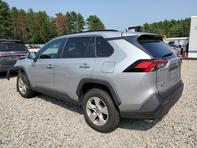 2T3P1RFV5KW055223 - 2019 TOYOTA RAV4 XLE SILVER photo 2