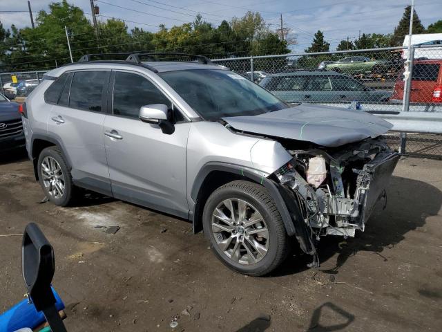 2T3C1RFV9KC033354 - 2019 TOYOTA RAV4 XLE PREMIUM SILVER photo 4