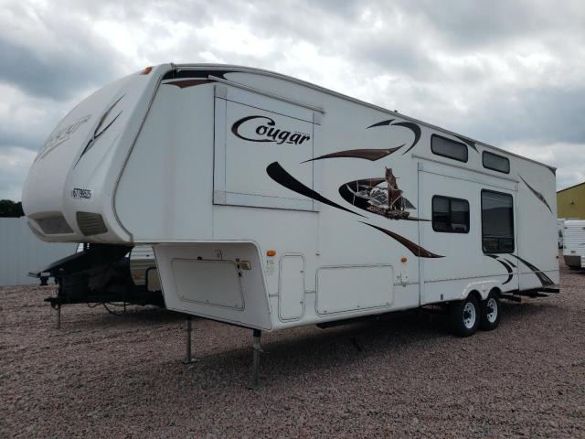 4YDF32424A2500593 - 2010 KEYSTONE 5TH WHEEL WHITE photo 2