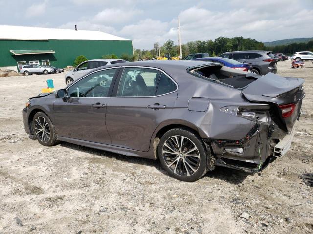 4T1B11HK8JU673271 - 2018 TOYOTA CAMRY L GRAY photo 2