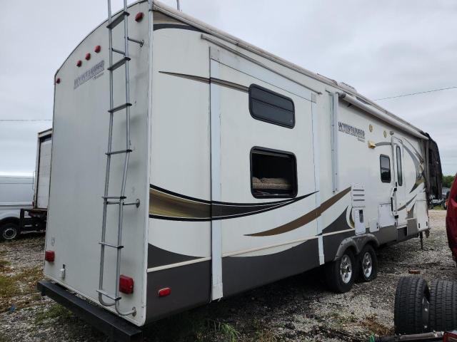 4YDF34526D4730655 - 2013 KEYSTONE MONTANA თეთრი ფოტო 4