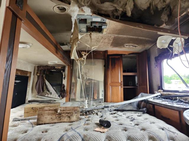 4YDF34526D4730655 - 2013 KEYSTONE MONTANA თეთრი ფოტო 5