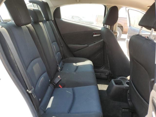 3MYDLBZV4GY136877 - 2016 TOYOTA SCION IA WHITE photo 10