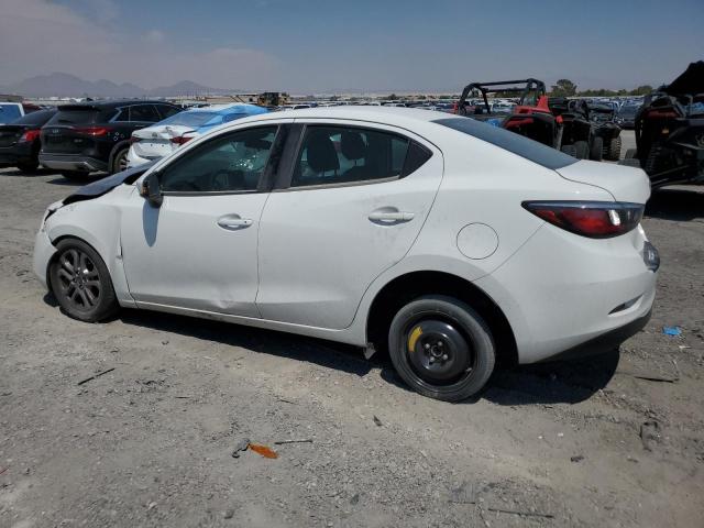 3MYDLBZV4GY136877 - 2016 TOYOTA SCION IA WHITE photo 2