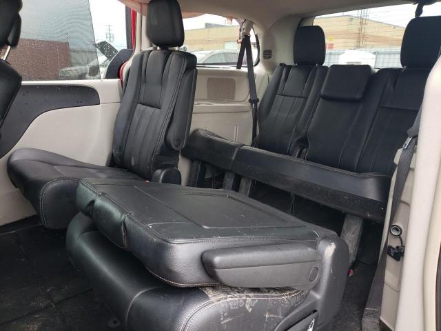 2C4RC1CG9GR101194 - 2016 CHRYSLER TOWN & COU TOURING L RED photo 11