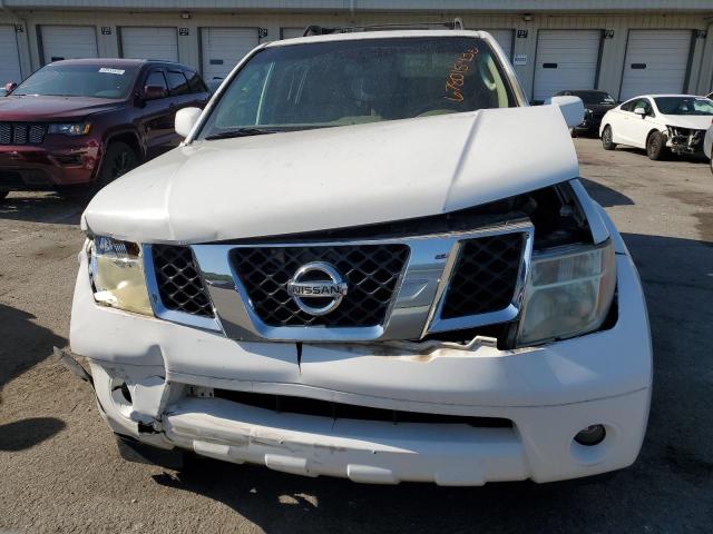 5N1AR18W35C717552 - 2005 NISSAN PATHFINDER LE 白色 照片 5