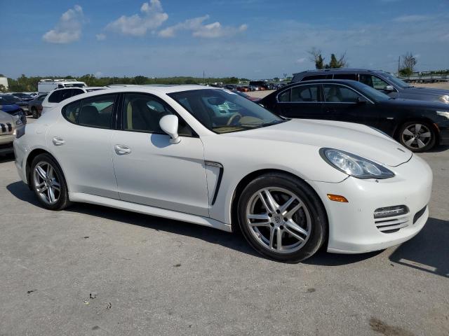 WP0AA2A72CL071650 - 2012 PORSCHE PANAMERA 2 WHITE photo 4