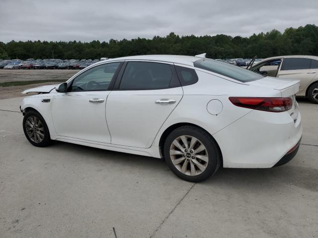 5XXGT4L34JG199900 - 2018 KIA OPTIMA LX WHITE photo 2