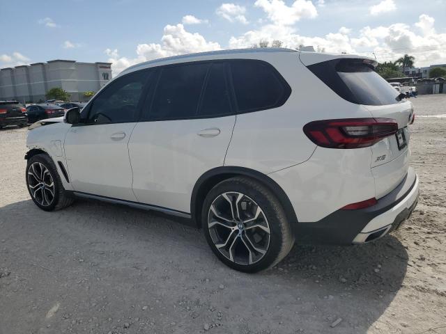 5UXTA6C06M9D44850 - 2021 BMW X5 XDRIVE45E WHITE photo 2