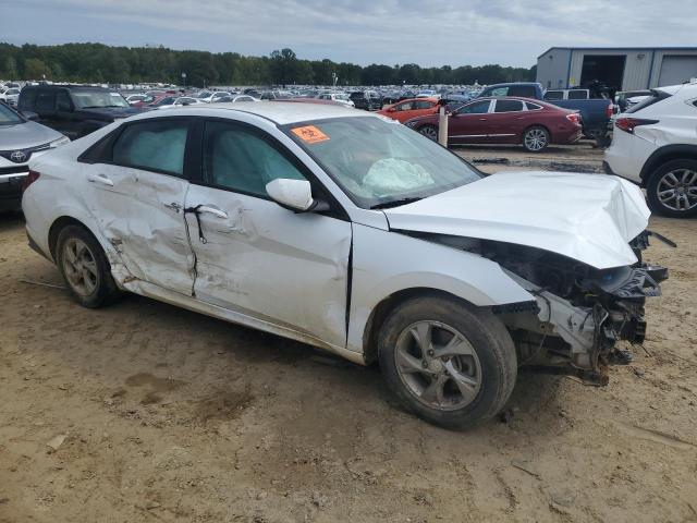 5NPLL4AG1MH013422 - 2021 HYUNDAI ELANTRA SE WHITE photo 4