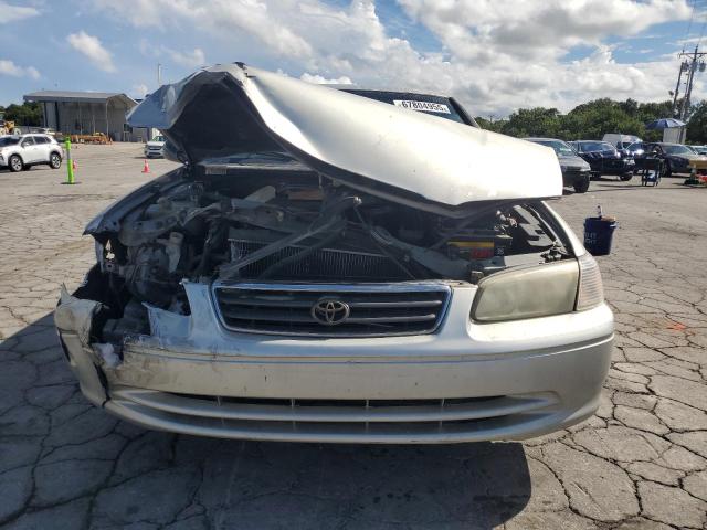 4T1BF22K31U964695 - 2001 TOYOTA CAMRY LE ნაცრისფერი ფოტო 5