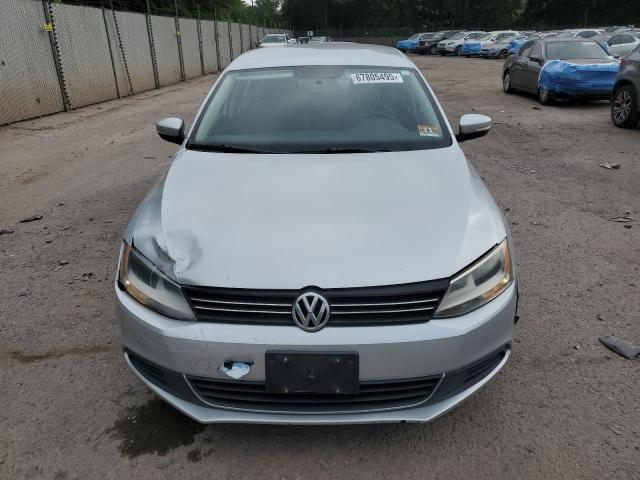 3VWDX7AJXDM304210 - 2013 VOLKSWAGEN JETTA SE 银色 照片 5