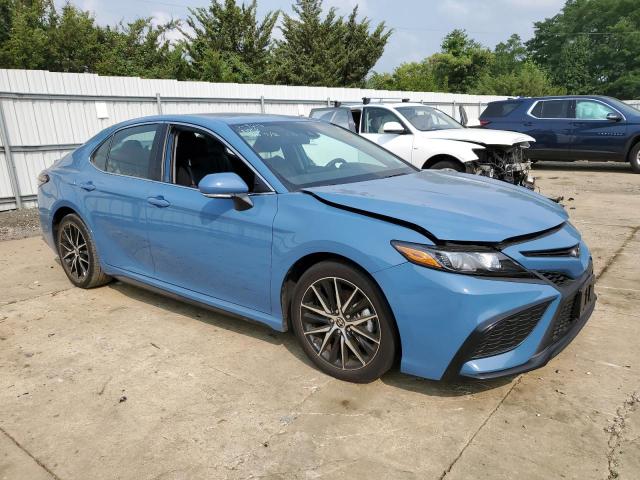 4T1G11BK9RU129646 - 2024 TOYOTA CAMRY SE NIGHT SHADE BLUE photo 4