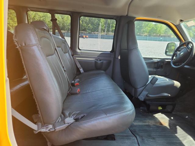 1GNHG39K091112932 - 2009 CHEVROLET EXPRESS G3 YELLOW photo 11
