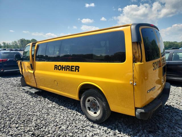 1GNHG39K091112932 - 2009 CHEVROLET EXPRESS G3 YELLOW photo 2