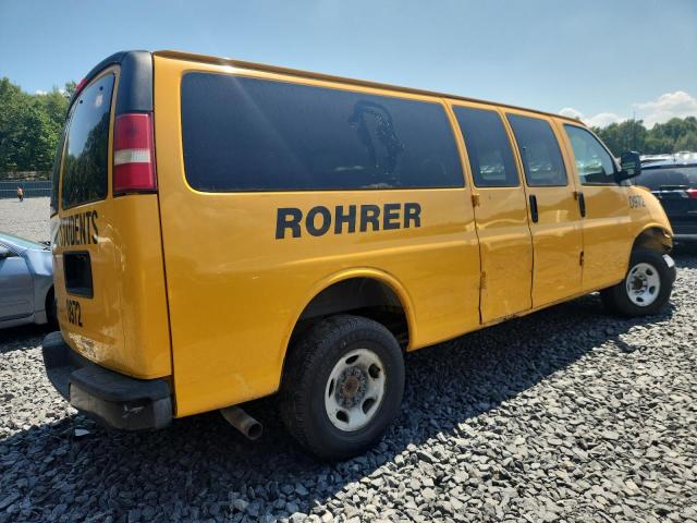 1GNHG39K091112932 - 2009 CHEVROLET EXPRESS G3 YELLOW photo 3