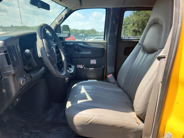 1GNHG39K091112932 - 2009 CHEVROLET EXPRESS G3 YELLOW photo 7