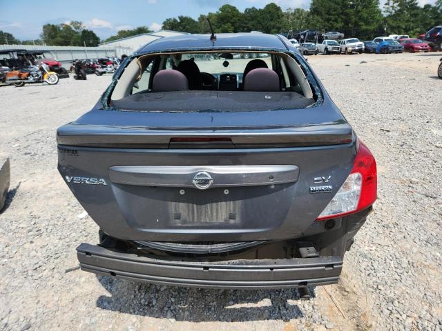 3N1CN7AP6JL877974 - 2018 NISSAN VERSA S ნაცრისფერი ფოტო 6