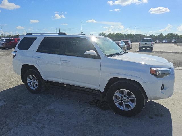 JTEEU5JRXP5294634 - 2023 TOYOTA 4RUNNER SR5 WHITE photo 4