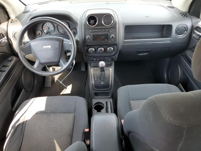 1J4NT4FB4AD578717 - 2010 JEEP COMPASS SPORT فضي صورة 8