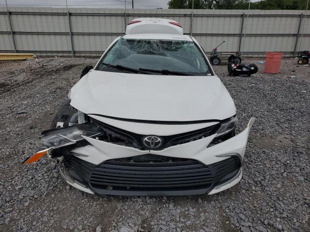 4T1C11AK1NU636647 - 2022 TOYOTA CAMRY LE 白色 照片 5
