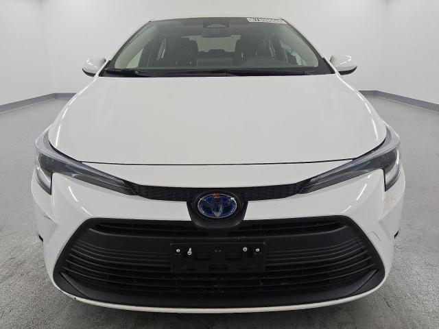 JTDBCMFE6S3071098 - 2025 TOYOTA COROLLA LE თეთრი ფოტო 5