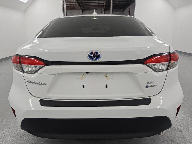 JTDBCMFE6S3071098 - 2025 TOYOTA COROLLA LE თეთრი ფოტო 6