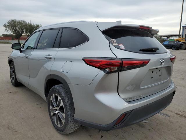 5TDGZRAH8MS059443 - 2021 TOYOTA HIGHLANDER XLE ვერცხლისფერი ფოტო 2