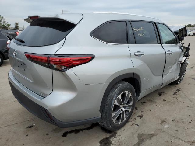 5TDGZRAH8MS059443 - 2021 TOYOTA HIGHLANDER XLE ვერცხლისფერი ფოტო 3
