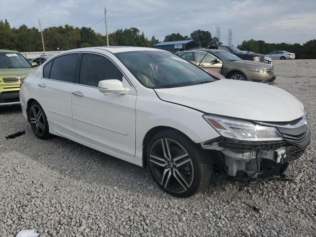 1HGCR3F95GA032460 - 2016 HONDA ACCORD TOURING WHITE photo 4