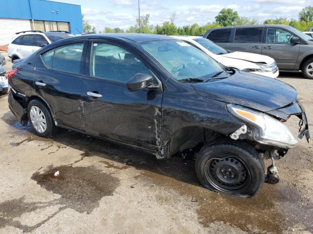 3N1CN7AP5JL873172 - 2018 NISSAN VERSA S BLACK photo 4