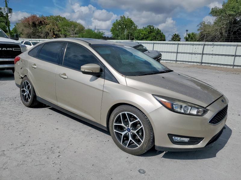 1FADP3H23JL277526 - 2018 FORD FOCUS SEL TAN photo 4