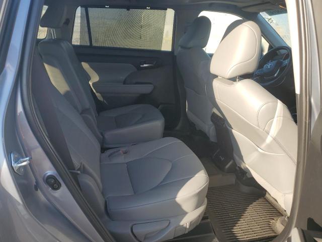 5TDGZRBH4NS164724 - 2022 TOYOTA HIGHLANDER XLE Gümüş foto 11