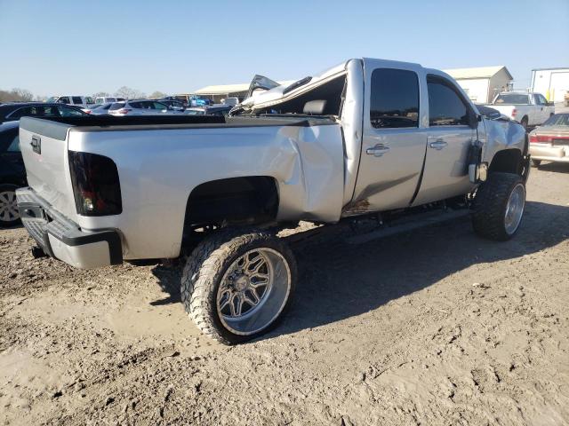 1GC4KYB6XAF133391 - 2010 CHEVROLET SILVERADO K2500 HEAVY DUTY LTZ WHITE photo 3