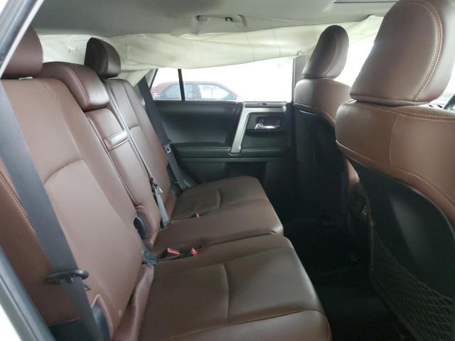 JTEZU5JR4F5084501 - 2015 TOYOTA 4RUNNER SR5 أبيض صورة 11