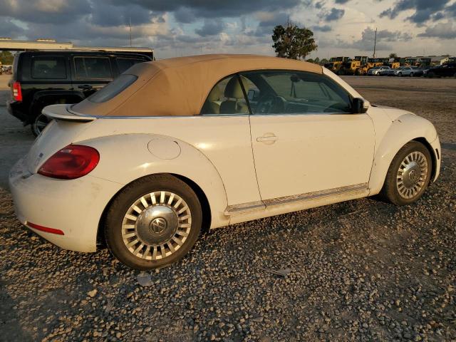 3VW5X7AT2DM827579 - 2013 VOLKSWAGEN BEETLE WHITE photo 3