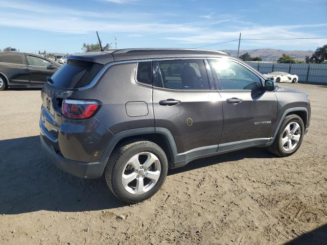 3C4NJCBBXJT469412 - 2018 JEEP COMPASS LATITUDE Сұр фото 3