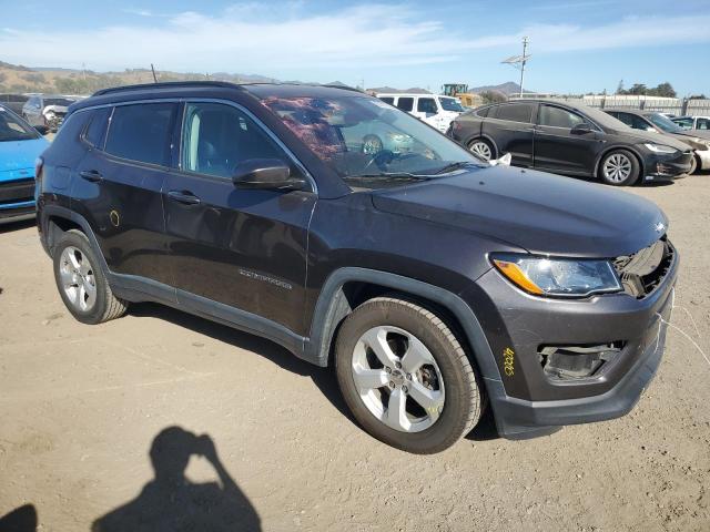 3C4NJCBBXJT469412 - 2018 JEEP COMPASS LATITUDE Сұр фото 4