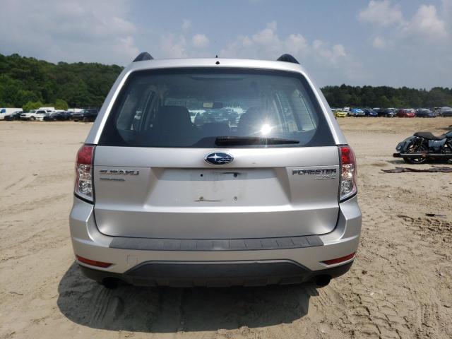 JF2SHABC4BH760601 - 2011 SUBARU FORESTER 2.5X 银色 照片 6