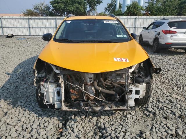 JTMRJREV1HD130046 - 2017 TOYOTA RAV4 HV LE YELLOW photo 5