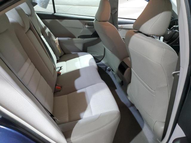 4T1BF1FK3HU660555 - 2017 TOYOTA CAMRY LE BLUE photo 10